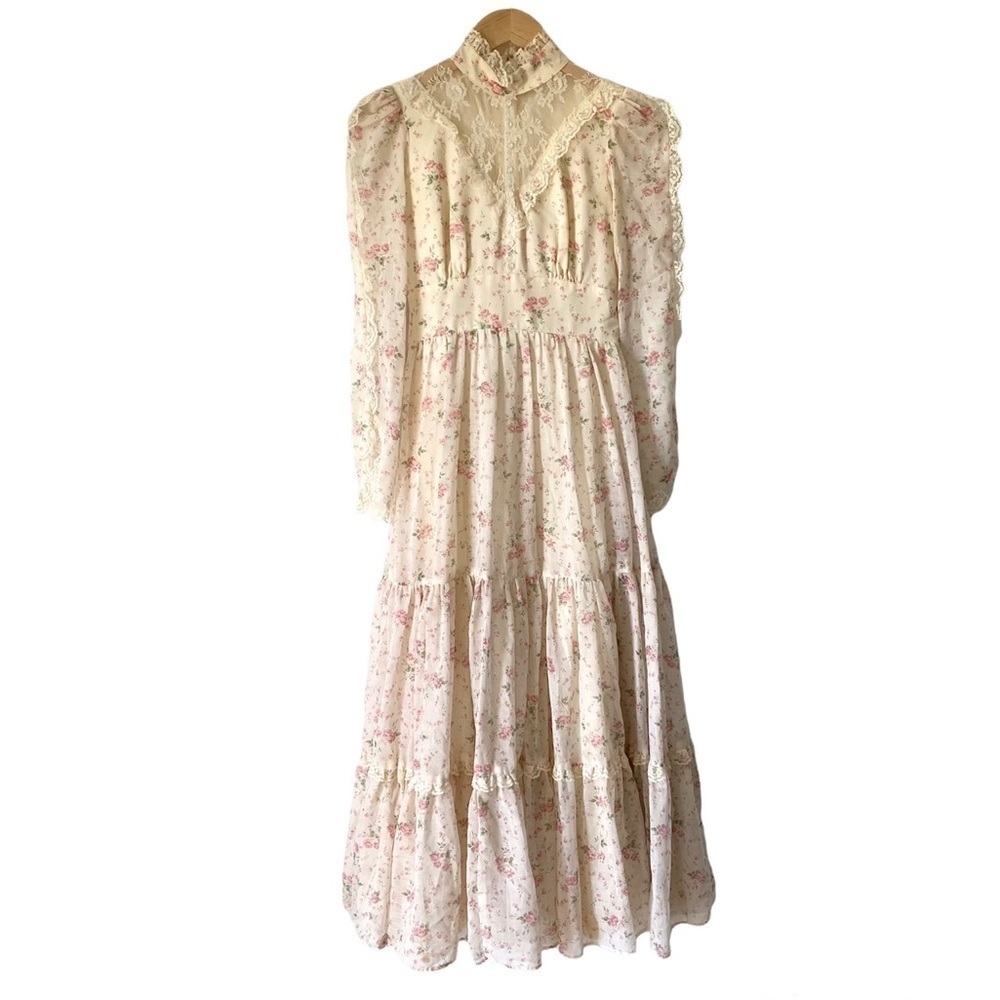 Vintage Prairie Maxi Dress Ditsy Floral Tiered Ruffle Cream Lace Cottagecore - Picture 1 of 16